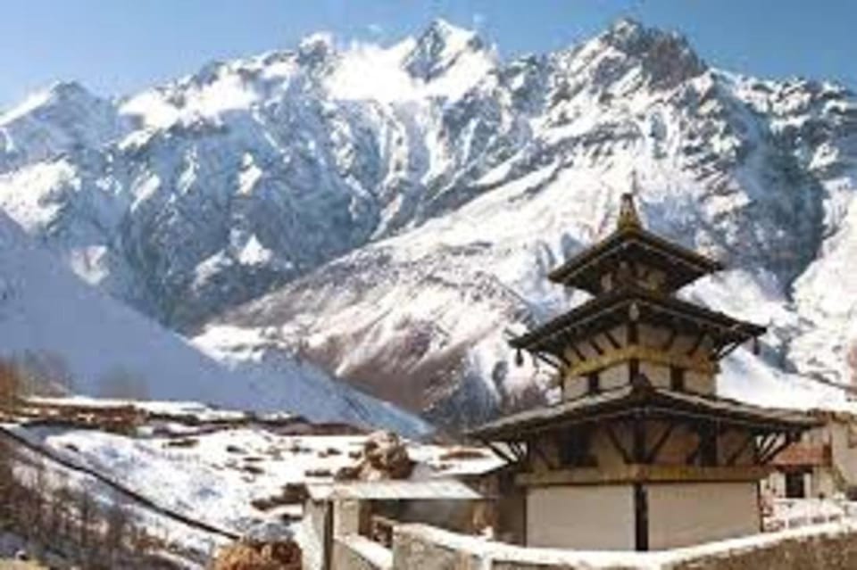 Katmandu: 14-Day Annapurna Circuit Trek via Thorang La Pass - Local Customs and Etiquette