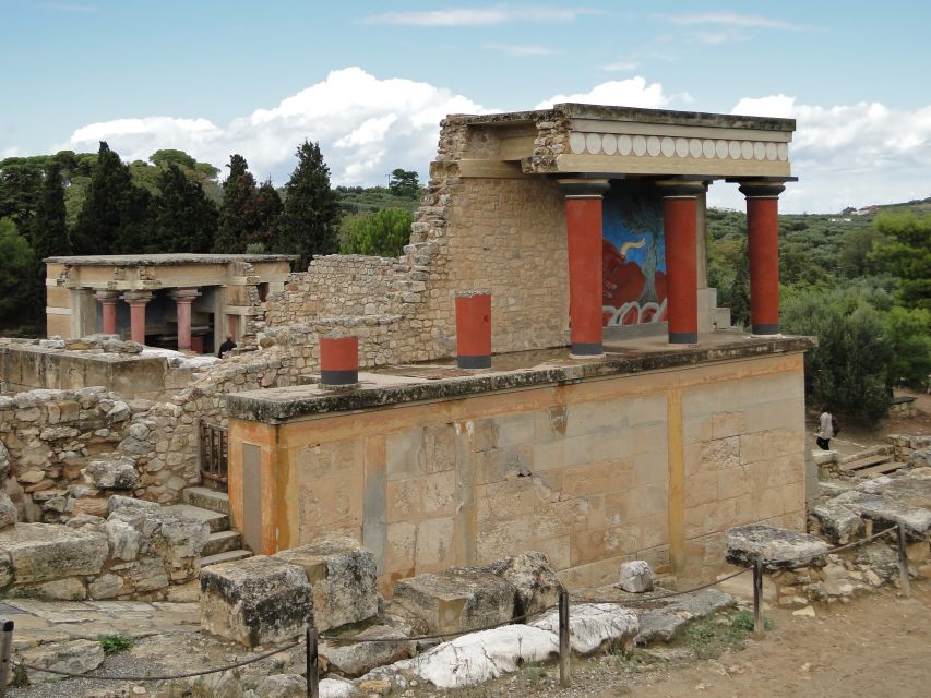 Knossos Palace Guided Tour - Heraklion City Tour + Market - Guided Tour and Language Options