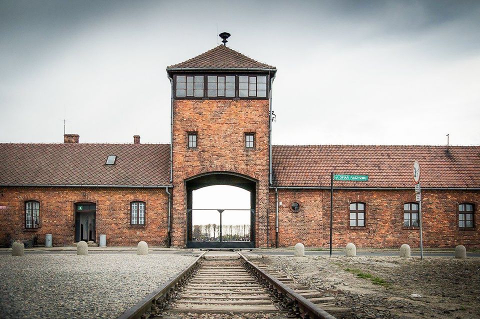 Krakow: Full-Day Auschwitz-Birkenau & Salt Mine Guided Tour - Customer Reviews and Ratings