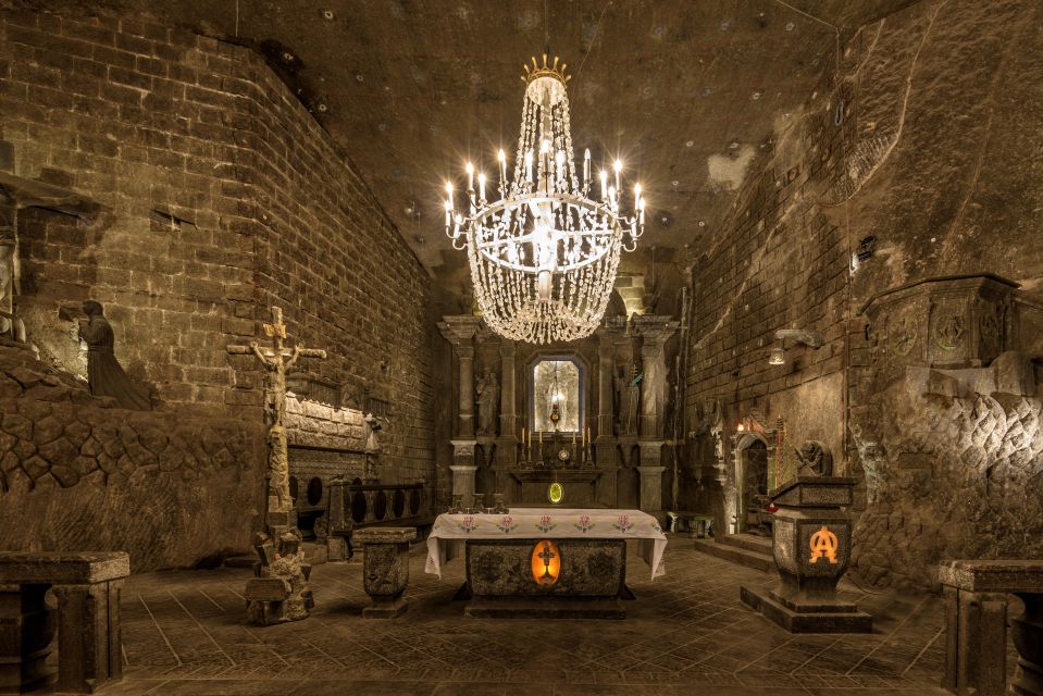 Krakow: Schindlers Factory, Jewish Ghetto, & Salt Mine Tour - Discovering Wieliczka Salt Mine