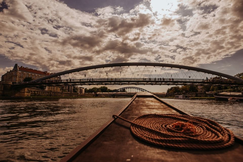 Krakow: Traditional Sightseeing Gondola on the Vistula River - Tips for Enjoying the Cruise