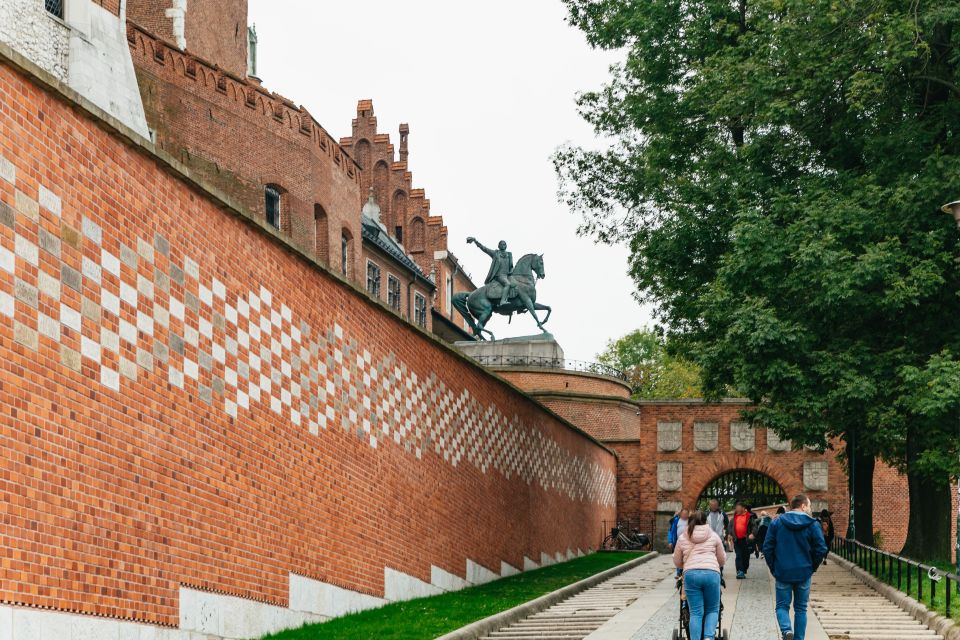 Krakow: Wawel Royal Hill With Optional Castle and Cathedral - Customer Feedback