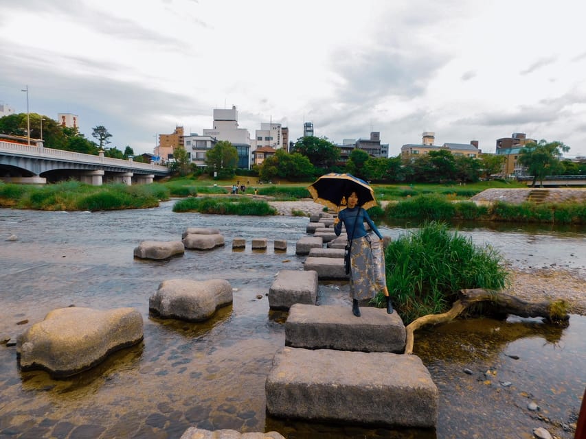 Kyoto: Hidden Gems Morning Walk in Sakyo With a Local Guide - Visiting Shimogamo-jinja Shrine