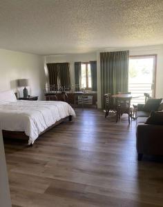 Lakeview Hills Golf & Resort - Booking Information