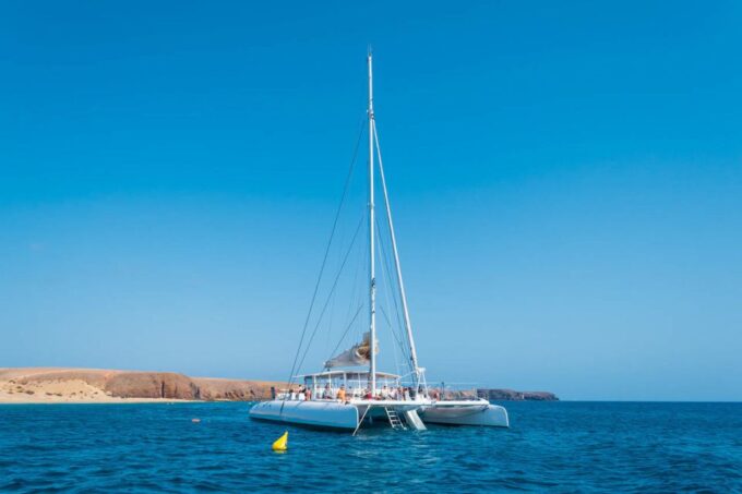 Lanzarote: Catlanza Gold Sailing Day Trip With Lunch - Sailing Experience