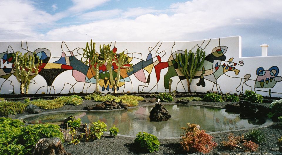 Lanzarote: César Manrique & Teguise Market From Cruise Port - Shopping Opportunities