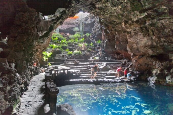 Lanzarote: Full Day Bus Tour With Scenic Views - Underground Caves and Gardens