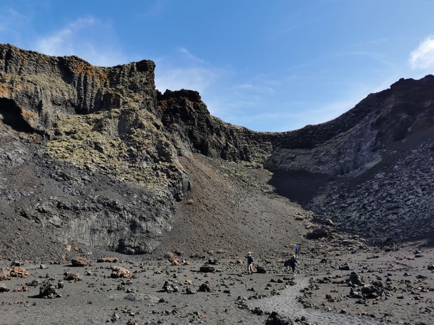 Lanzarote: Guided Volcano Hike With Transfers - Significant Volcanic Eruptions