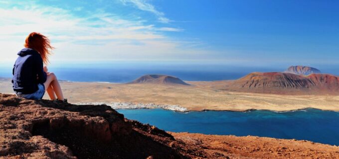 Lanzarote: Timanfaya Park, Jameos Del Agua & Green Cave Day Trip - What to Bring