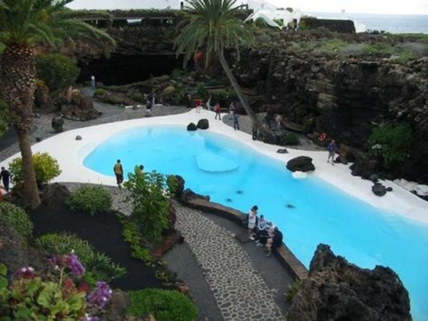 Lanzarote: Volcanic Landscapes Tour With Panoramic Views - Panoramic Views and Attractions