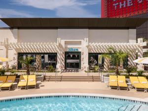 Las Vegas Hilton At Resorts World - Transportation and Accessibility