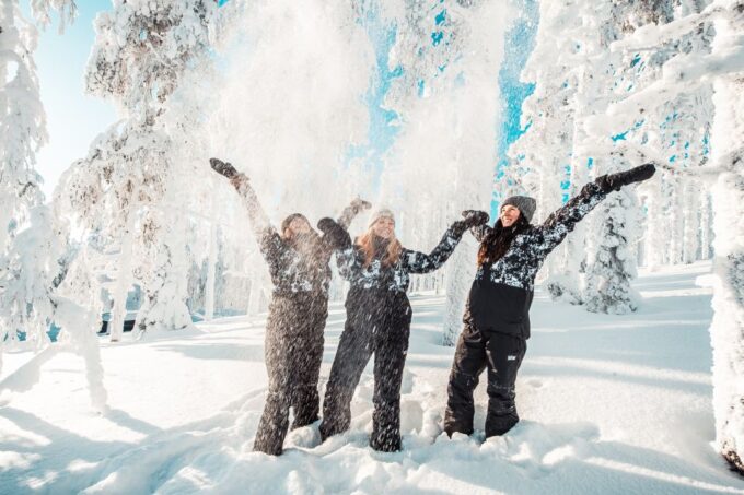 Levi: Winter Clothing Rental With Snow Boots and Gloves - Customer Experiences