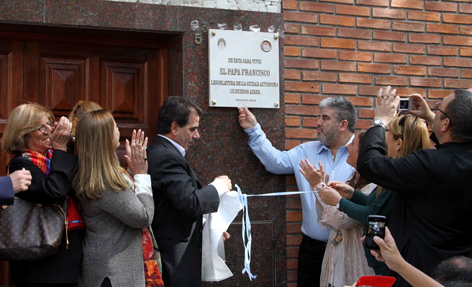 Life of Pope Francis in Buenos Aires Private Tour - Tour Experience and Insights