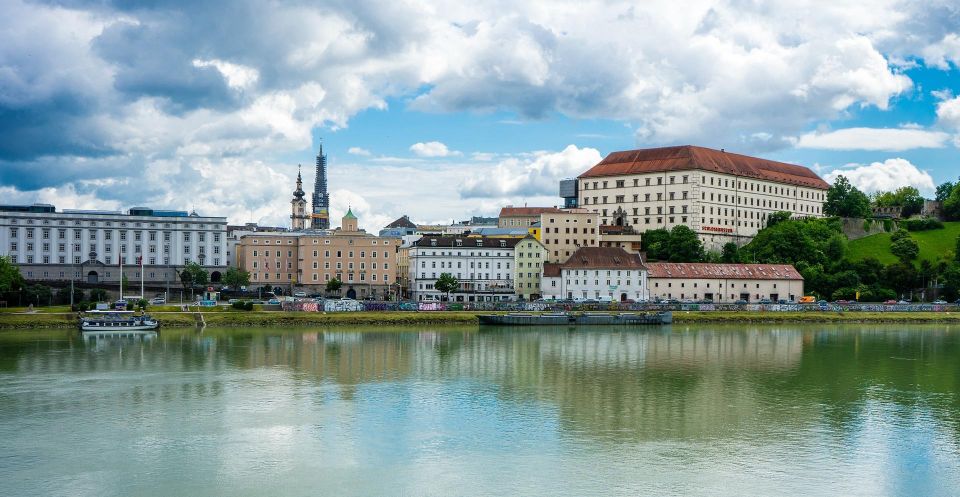 Linz - Private Historic Walking Tour - Tour Duration and Languages