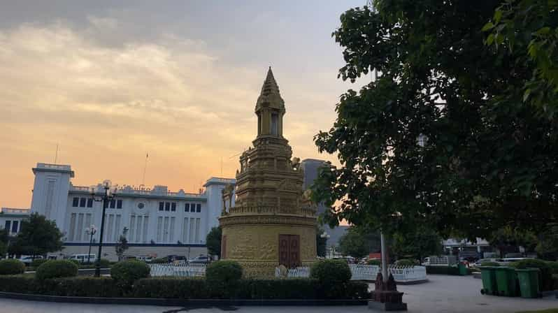 Local Market & Culture Walking Tour of Phnom Penh City - Historical Significance of Landmarks