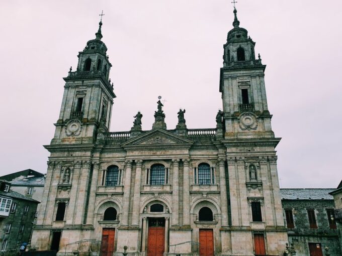 LUGO: Private Guided Walking Tour - Pricing and Availability