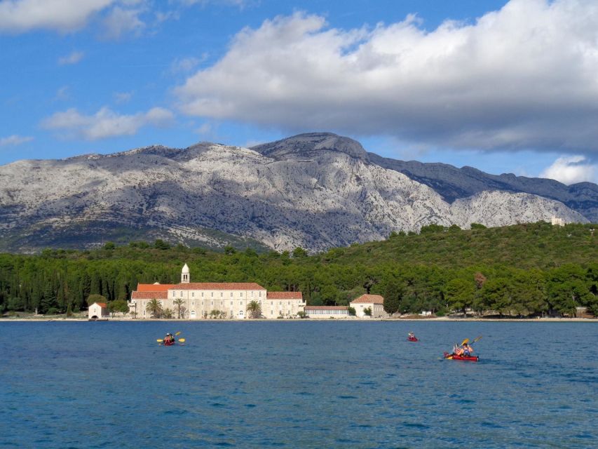 Lumbarda: Half-Day Kayaking and History With Wine Delight - Kayaking to the Islands