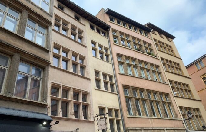 Lyon: Private Walking Tour of Lyons Traboules - Traboules: Hidden Passageways