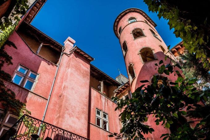 Lyon: Traboules Private Tour of the Secret Passages - Exploring Lyons History