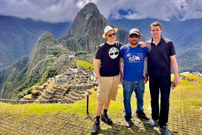 Machu Picchu Tour 2 Days Overnight in the Town of Aguas Calientes - Machu Picchu Guided Tour