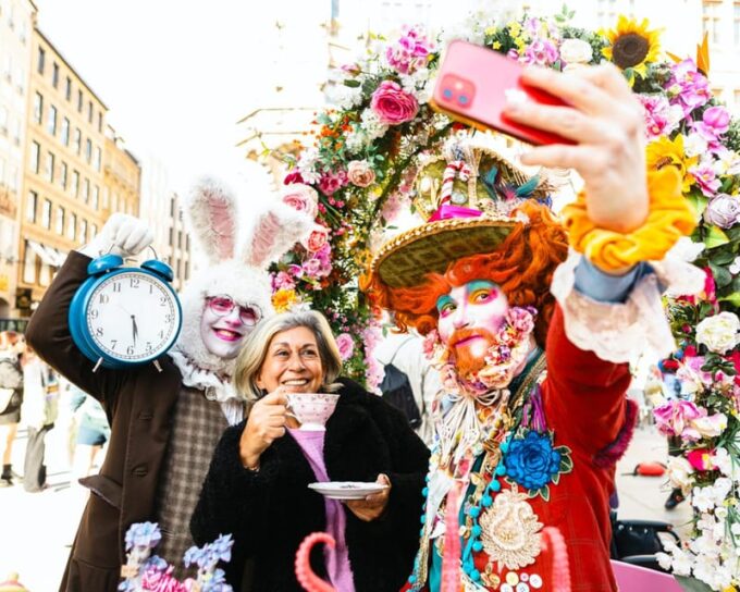 Mad Hatter's City Tour - Munich - Cityscape and Refreshments