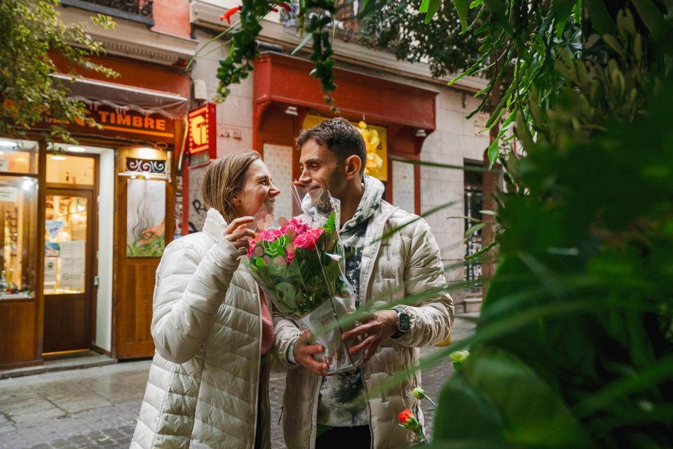 Madrid: Proposal Photoshoot for Couples - Accessibility