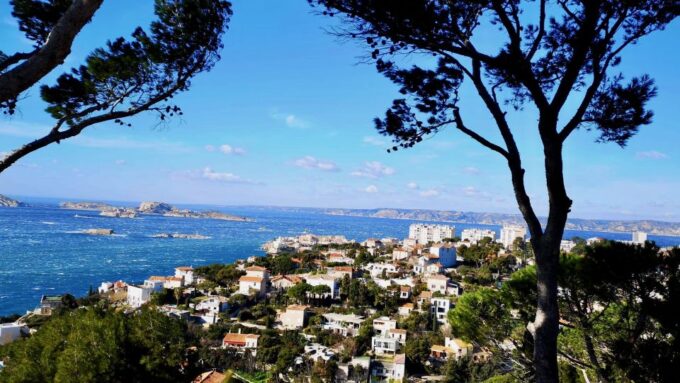 Marseille: Local Neighborhoods Guided Walking Tour - What to Bring and Wear