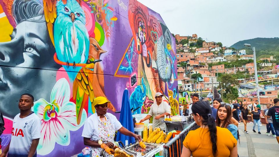 Medellin: Comuna 13 History & Graffiti Tour With Cable Car - Local Culture and Cuisine