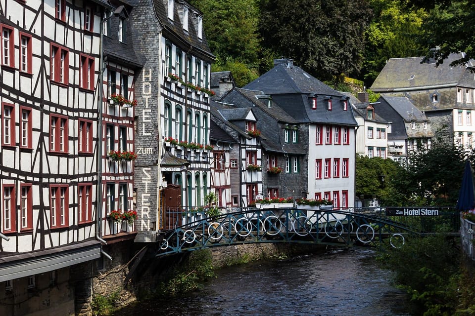 Monschau - Old Town Private Guided Tour - Visit 13th-Century Castle