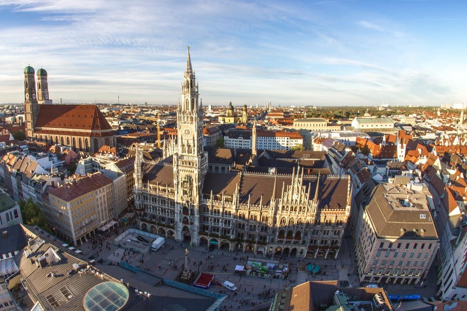 Munich: Bike Tour 3-Hour Guided City Tour - Relaxing in the English Garden