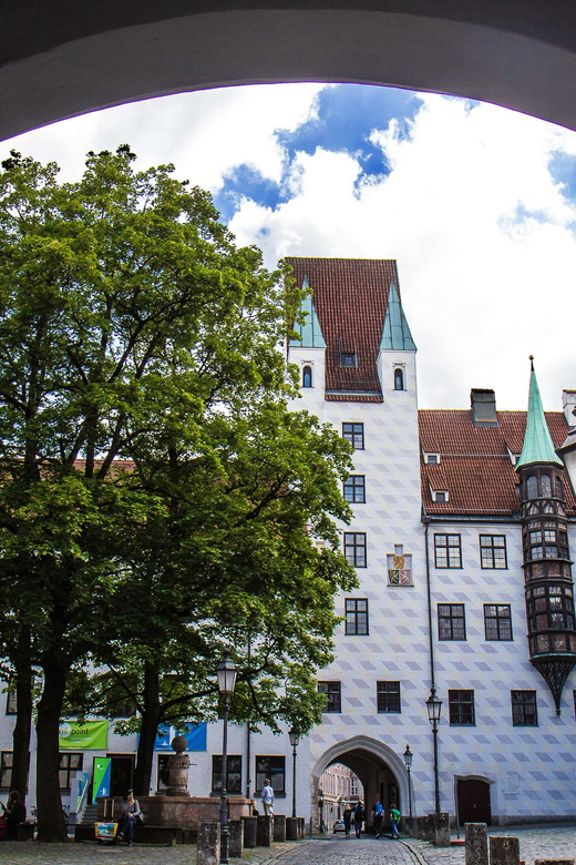 Munich: City Tour Executioners, Whores, Witches in GERMAN - Important Information for Guests