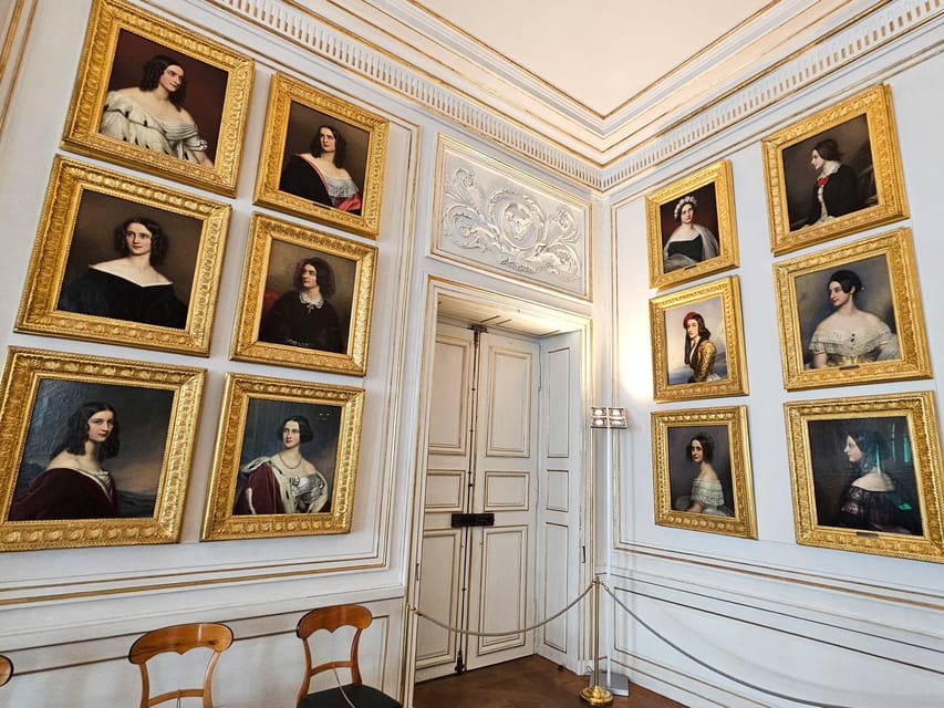 Munich: Guided Tour of Nymphenburg Palace and Park in German - Explore the Baroque Splendor