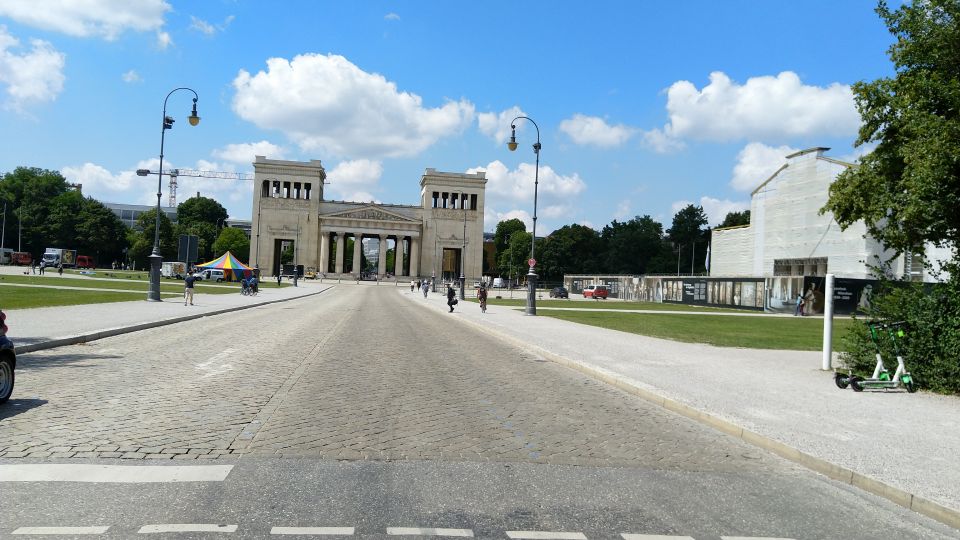 Munich: Guided Walking Tour of the Glyptothek Museum - Not Suitable For