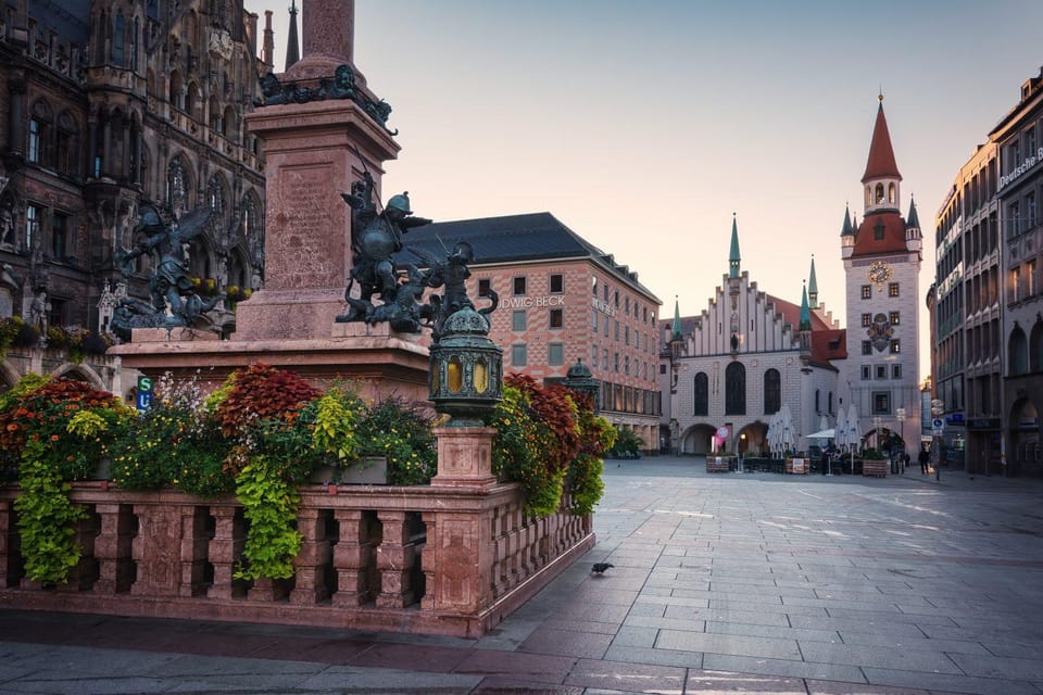 Munich New Town Hall and Beyond – Private Walking Tour - Experiencing Viktualienmarkt