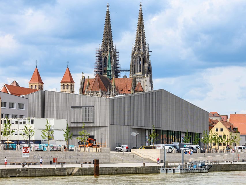 Munich: One Perfect Day in Regensburg, Germany - Day Tour - Pickup and Transportation Details