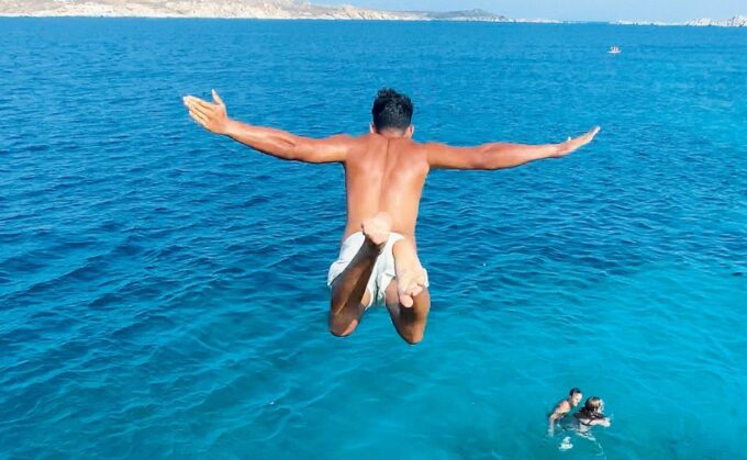 Mykonos: Hola Rhenia and Delos Boat Tour With Swim Stop - Glass Bottom Boat Features