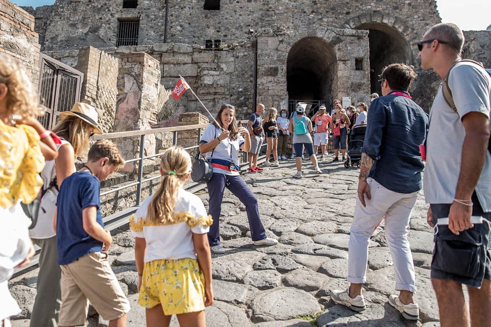 Naples or Sorrento: Full-Day Pompeii and Mount Vesuvius Tour - Important Information