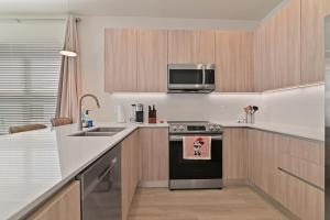 New Modern & Spacious Townhouse Near Disney - Frequently Asked Questions