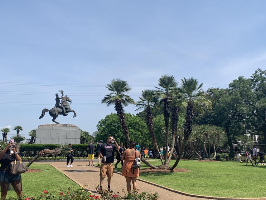 New Orleans: 45 Minutes in Jackson Square - Dress Appropriately