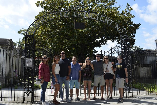 New Orleans Garden District and Lafayette Cemetery Guided Tour - Customer Experiences and Feedback