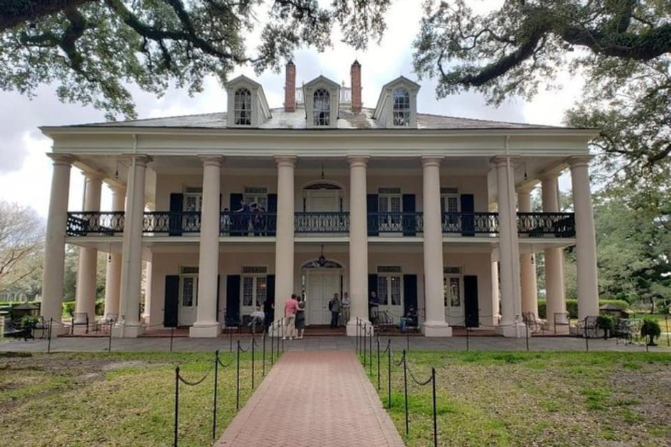 New Orleans: Oak Alley & Laura Plantation Tour W/Transport - Itinerary Details