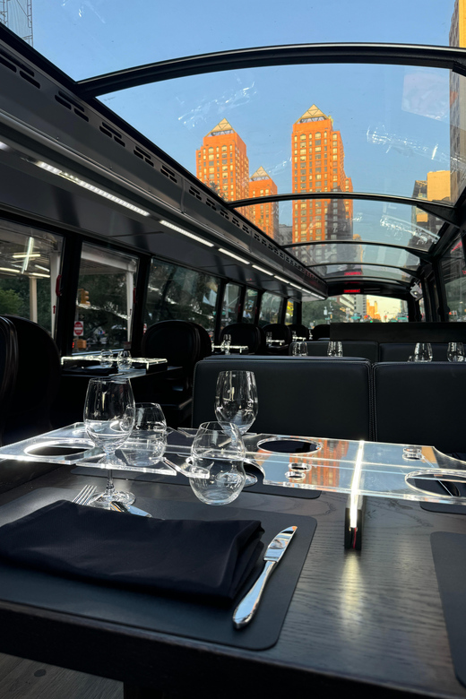 New York : Bustronome Gourmet Diner Tour - Service and Ambiance