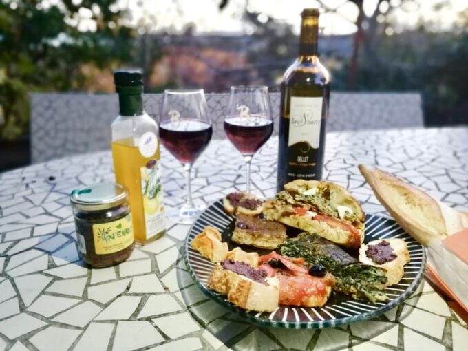 Nice: Food and Wine Old Town Guided Walking Tour - Accessibility Information