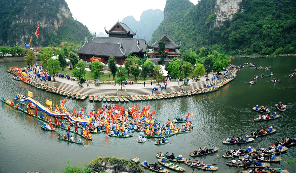 Ninh Binh - Hoa Lu - Trang an Boating - Mua Cave 1 Day Tour - Lunch at Bungalow