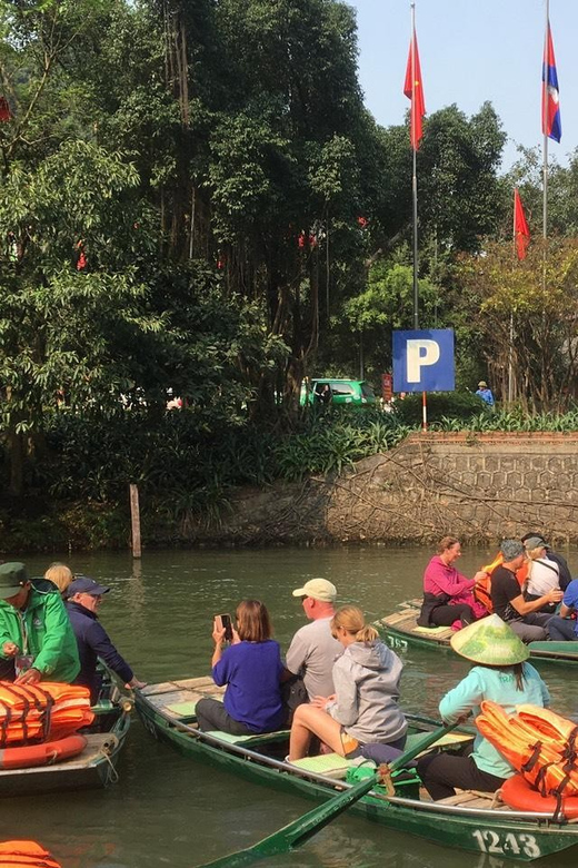 Ninh Binh : Hoa Lu, Trang An & Mua Cave 1 Day Trip - Trang An Boat Ride