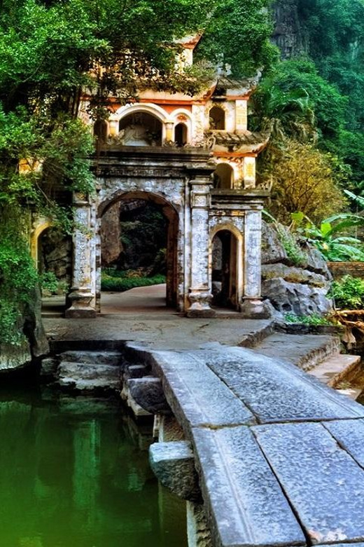 Ninh Binh: Hoa Lu, Trang an & Mua Caves Tour With Boat Ride - Pickup and Drop-off