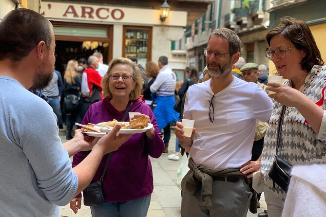 Old Taverns and Rialto Market Food Adventure (For Hungry Foodies) - Guided Tips on Street Food