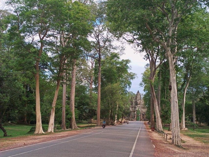 One Day Angkor Wat Trip With Sunset on Bakheng Hill - Best Time to Visit