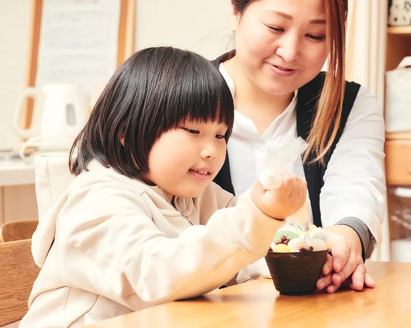 Osaka: Make a Plastic Food Keychain or Magnet - Group Size and Instructor Language