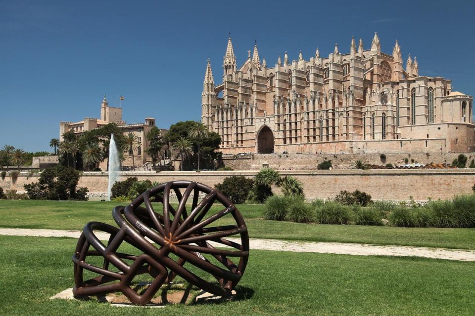 Palma De Mallorca Private Walking Tour With Tour Guide - Meeting Point